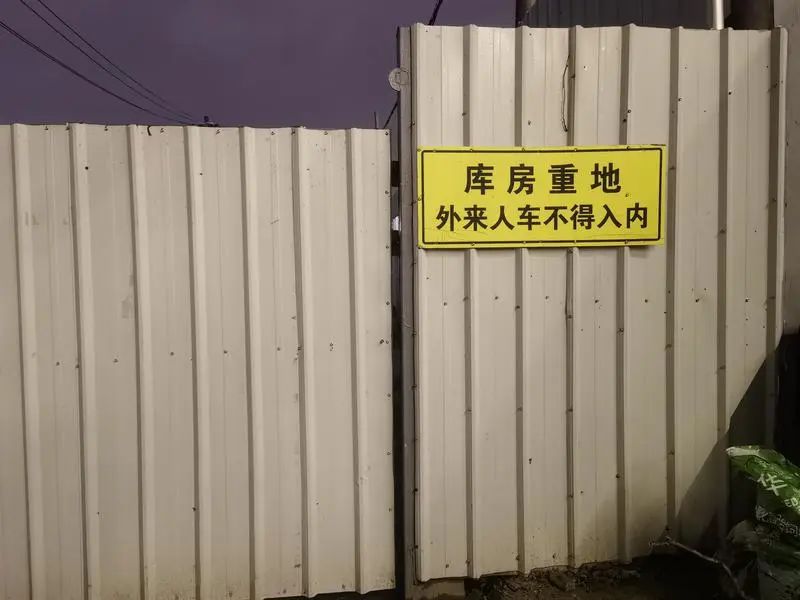 DƬ